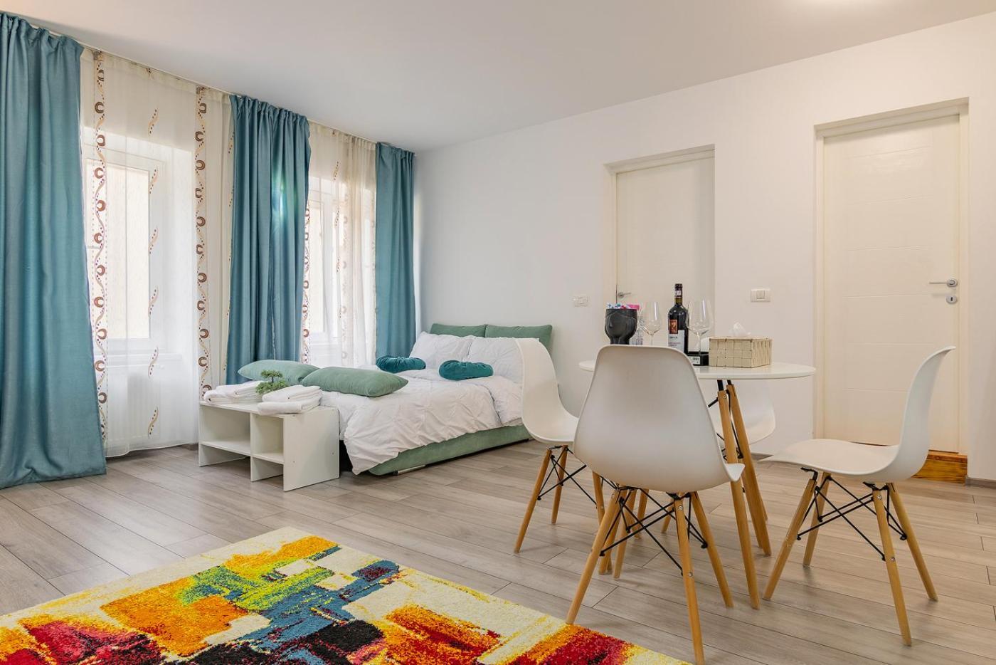 Old Town By Mm Host Apartment Brasov Exterior photo